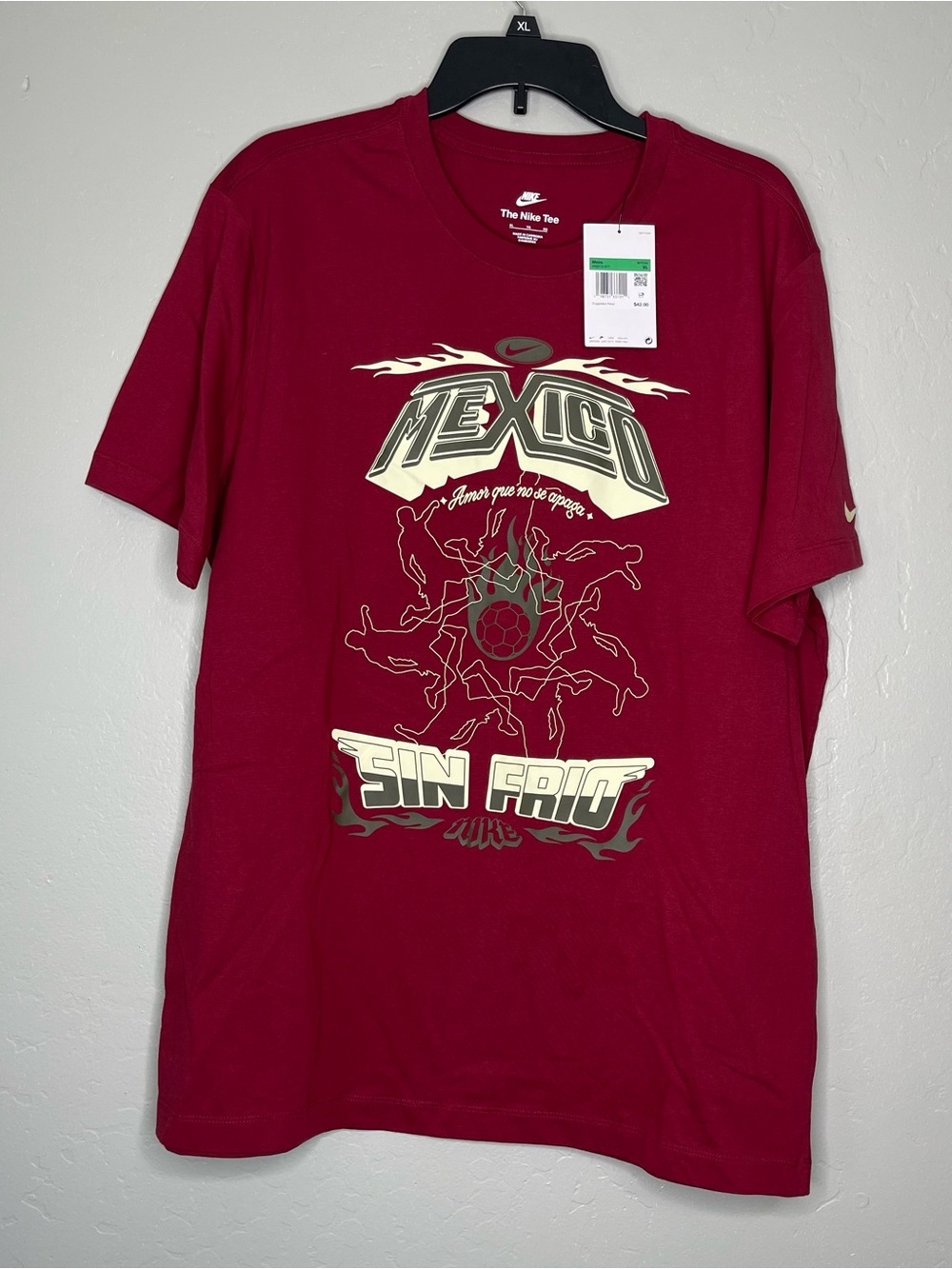 Nike Men's Nike Sportswear "Sin Frio"  Mexico Soccer Graphic T-Shirt